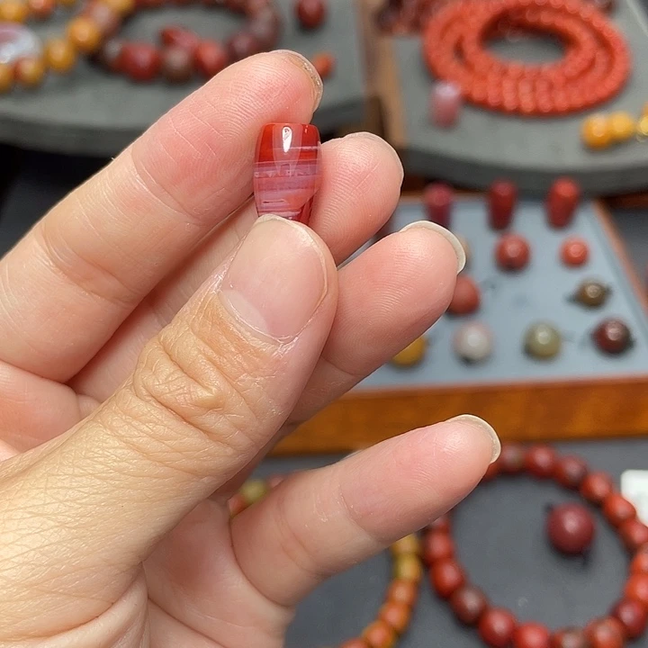 南红玛瑙单珠12mm多样性发未镶嵌