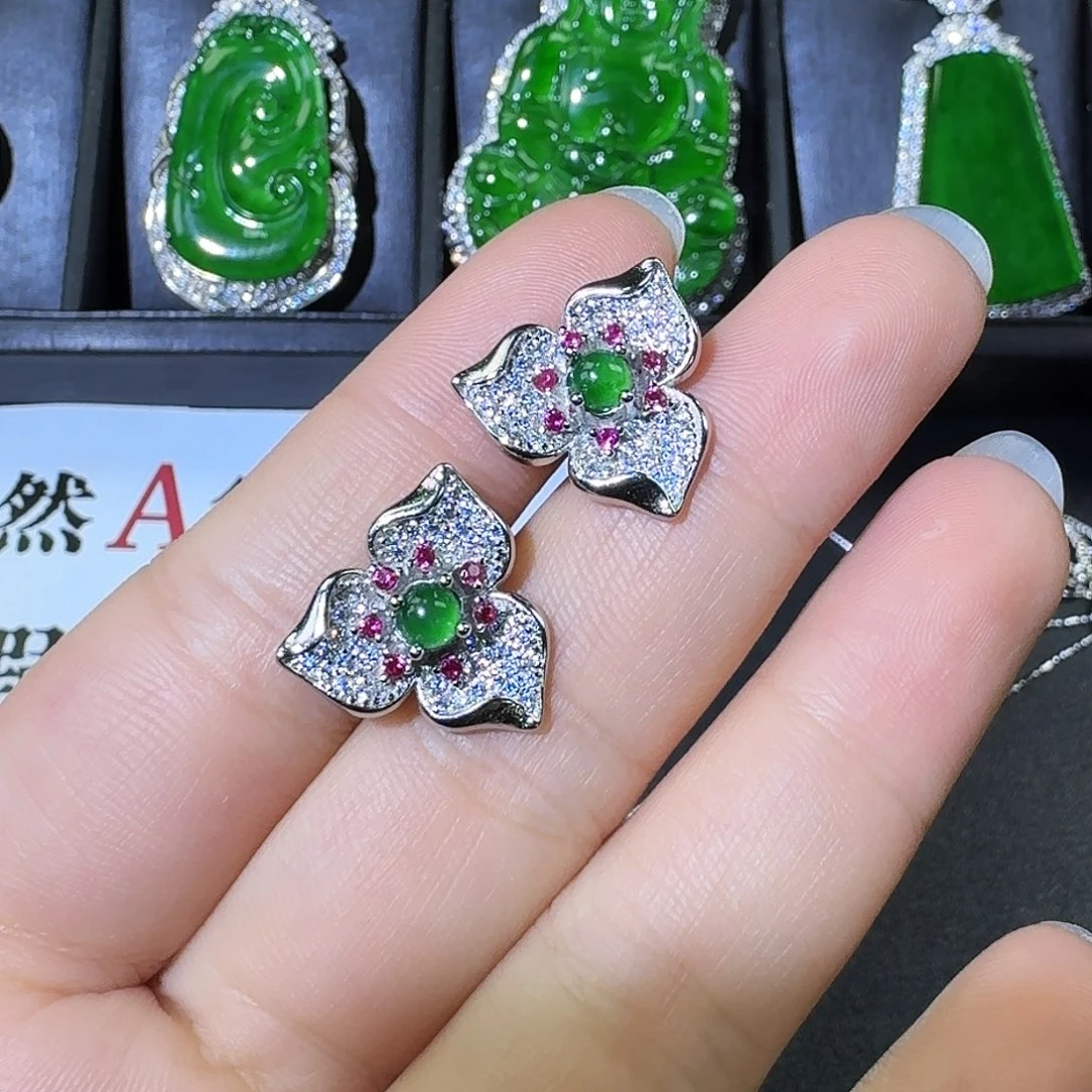 翡翠耳饰未镶嵌花