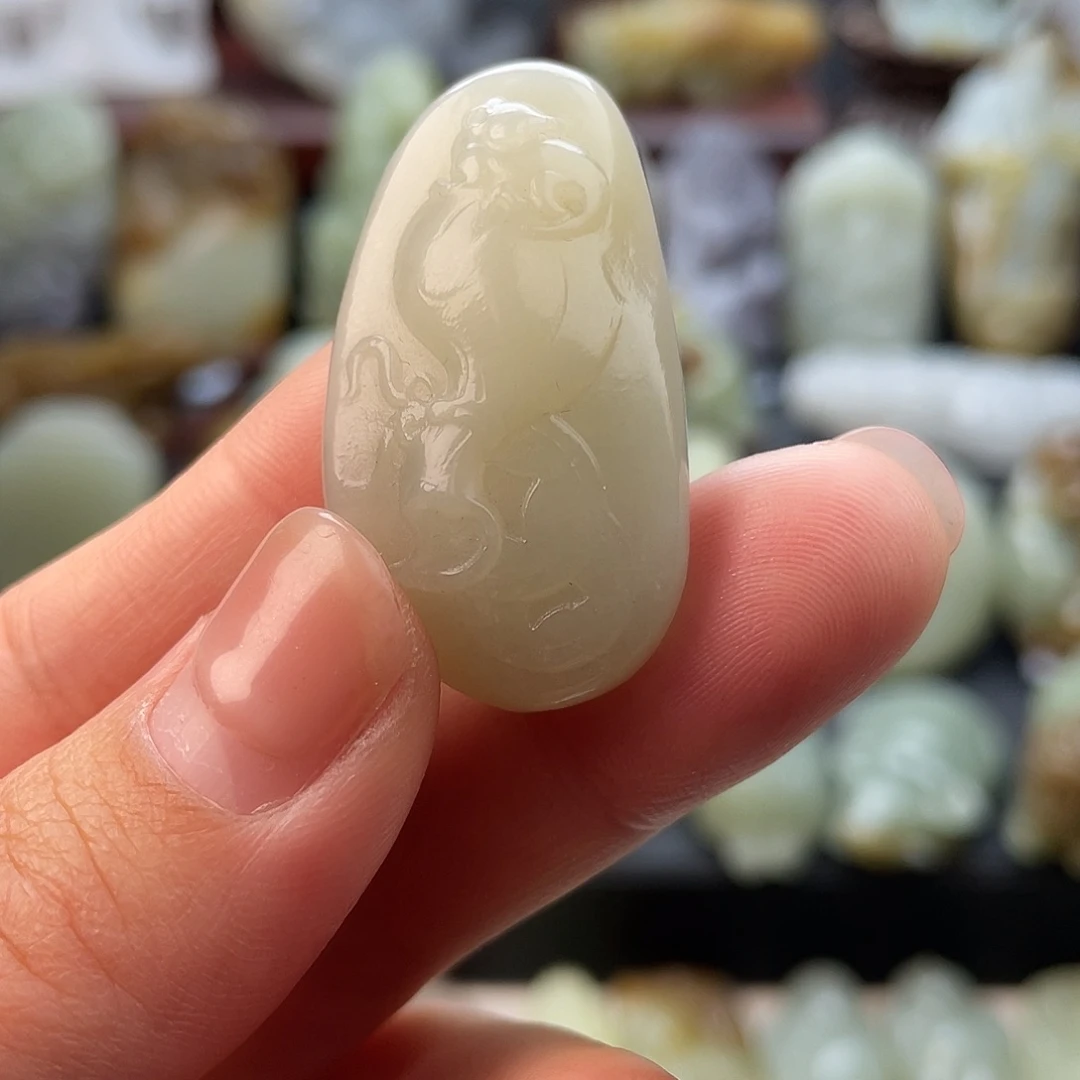 和田玉颈饰未镶嵌