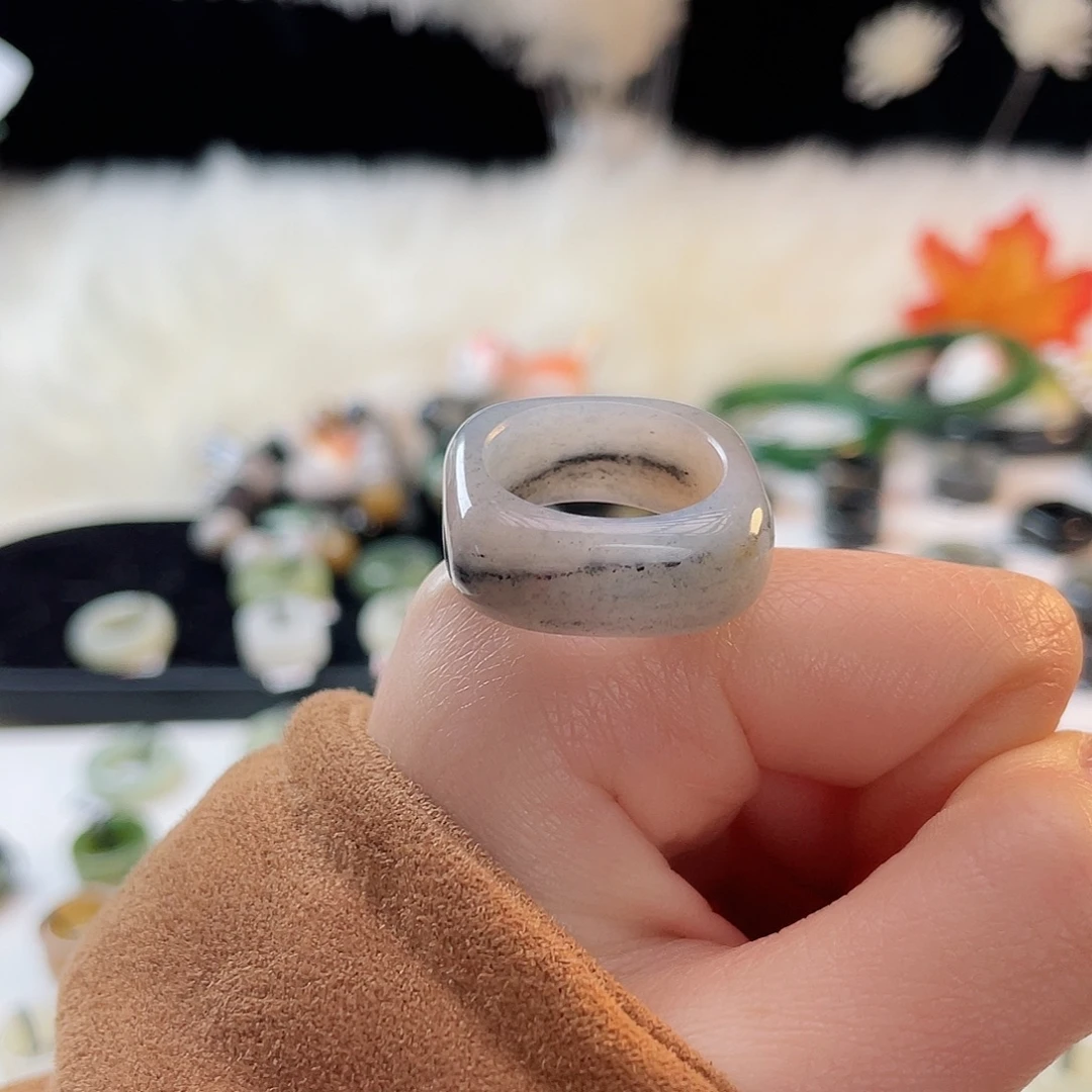 小***能和田玉未镶嵌戒指k39黑青花方圆18.2mm