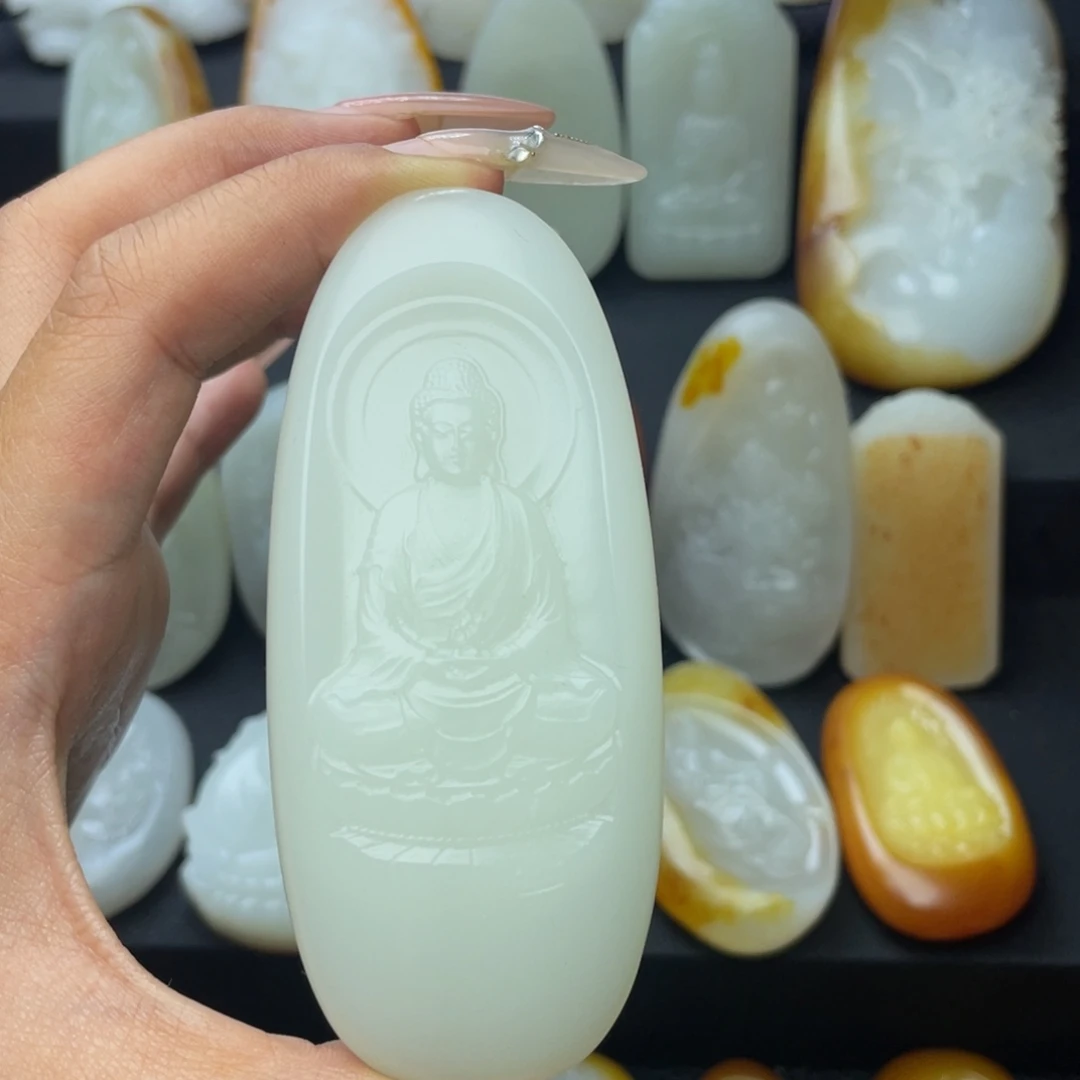 一***阳未镶嵌和田玉挂件
