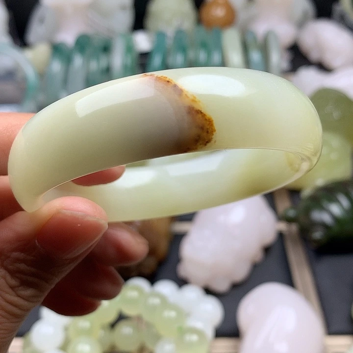 和田玉（青白玉）未镶嵌颈饰