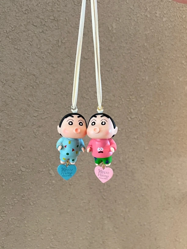 嘟嘴小新手工车挂包包挂饰装饰氛围感吊坠生日礼物礼品