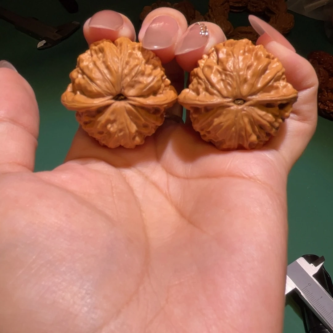 偏***偏文玩核桃把件35s金牛