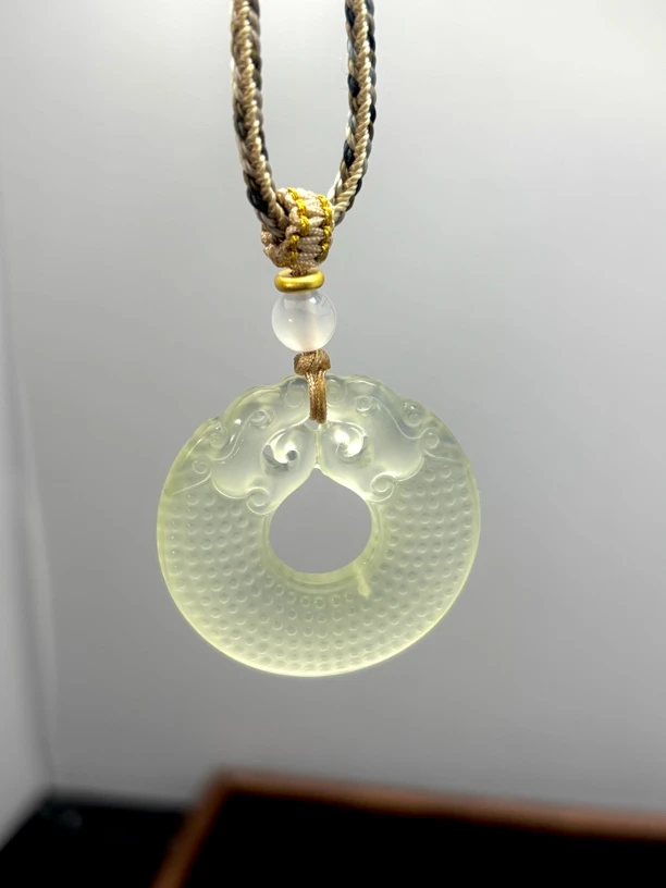 天然玉石 双龙护主 龙扣 上品双面精雕 岫玉吊坠多样性发一