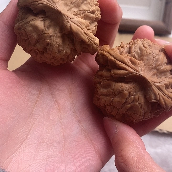 文玩核桃吊坠赤*龙鼎