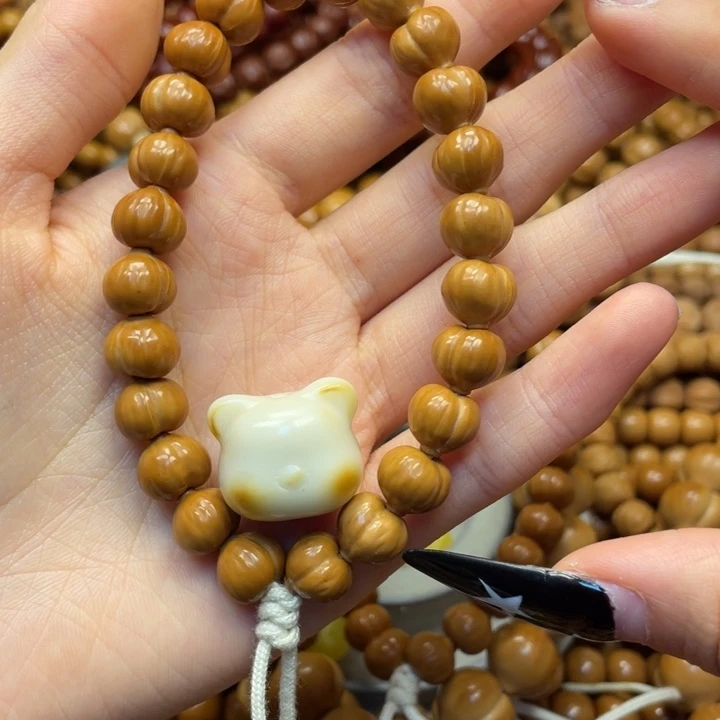 *****核桃二等屁桃加小熊头配饰