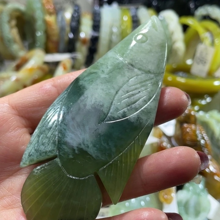 岫玉未镶嵌手把鱼