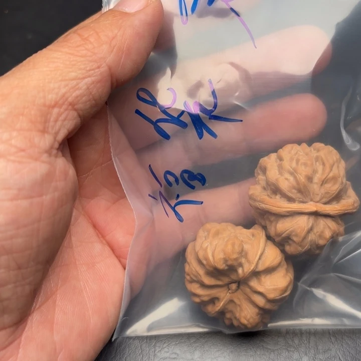 风***晨吊坠文玩核桃核桃