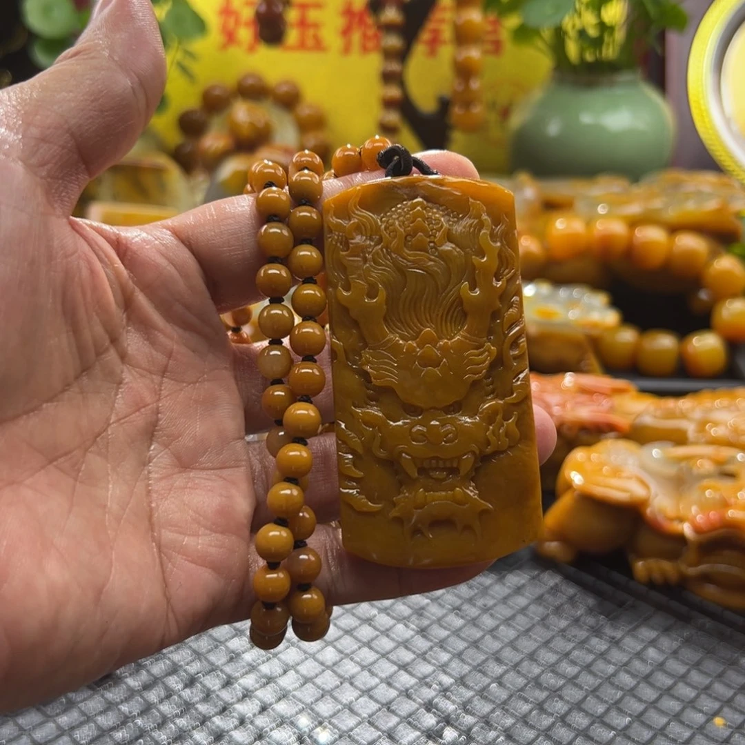 石英质玉未镶嵌颈饰