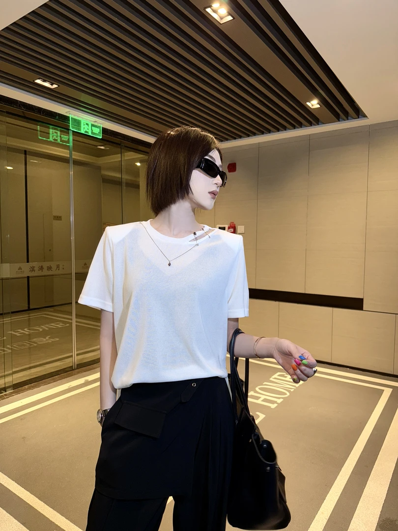 邓蕾婷【透心凉】夏季新款别针链条设计洋气休闲百搭显瘦短袖T恤