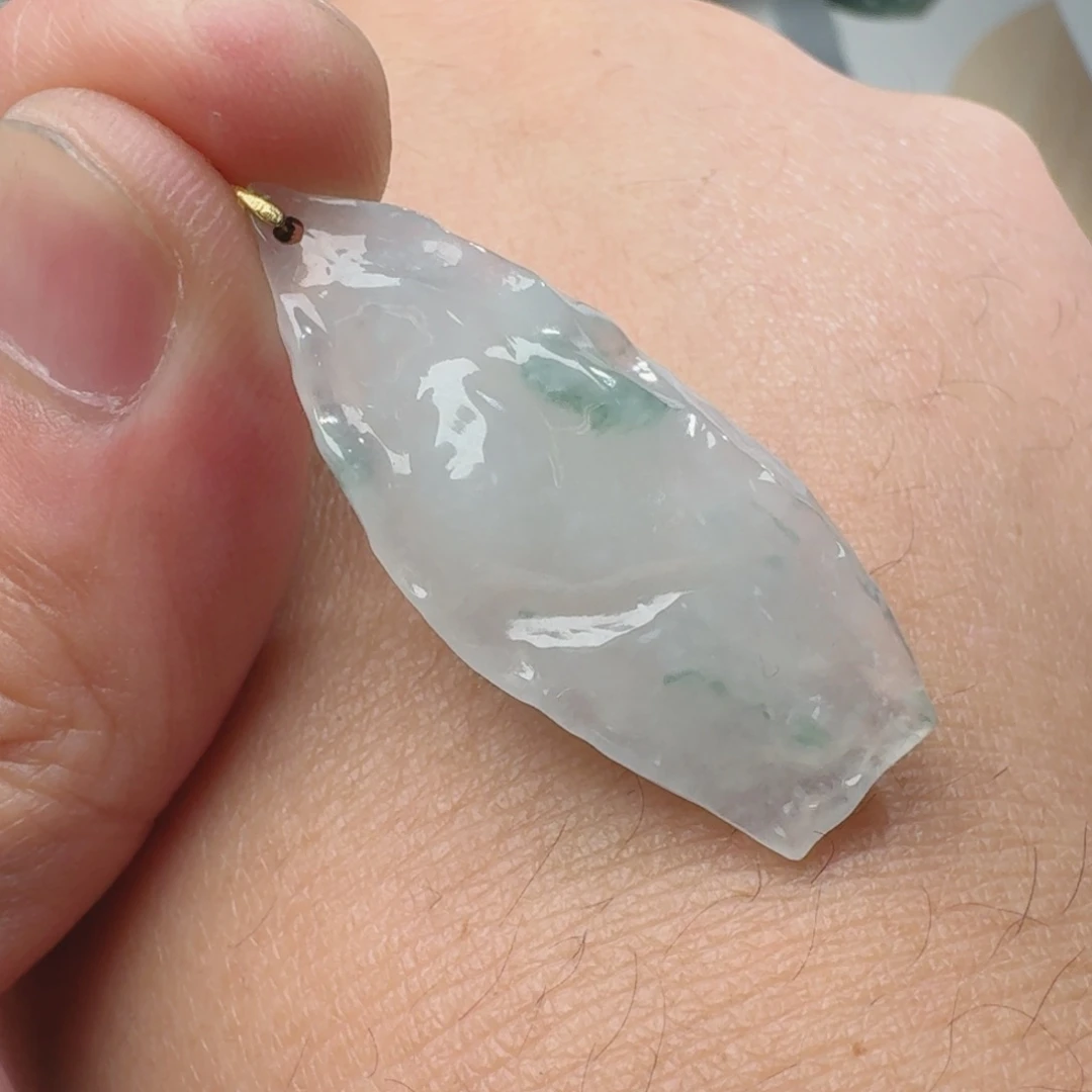 翡翠颈饰18K金镶嵌天然缅甸翡翠A货随形吊坠