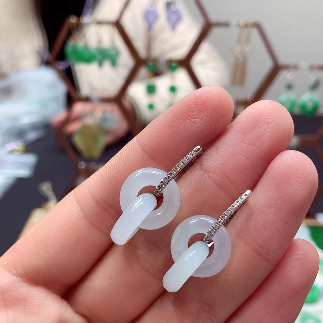 翡翠耳饰未镶嵌天然翡翠
