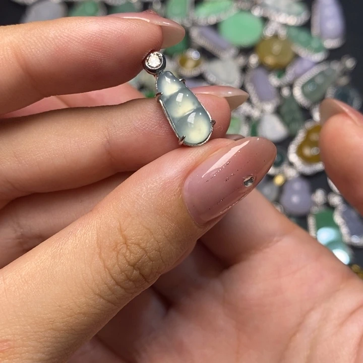 颈饰未镶嵌翡翠翡翠