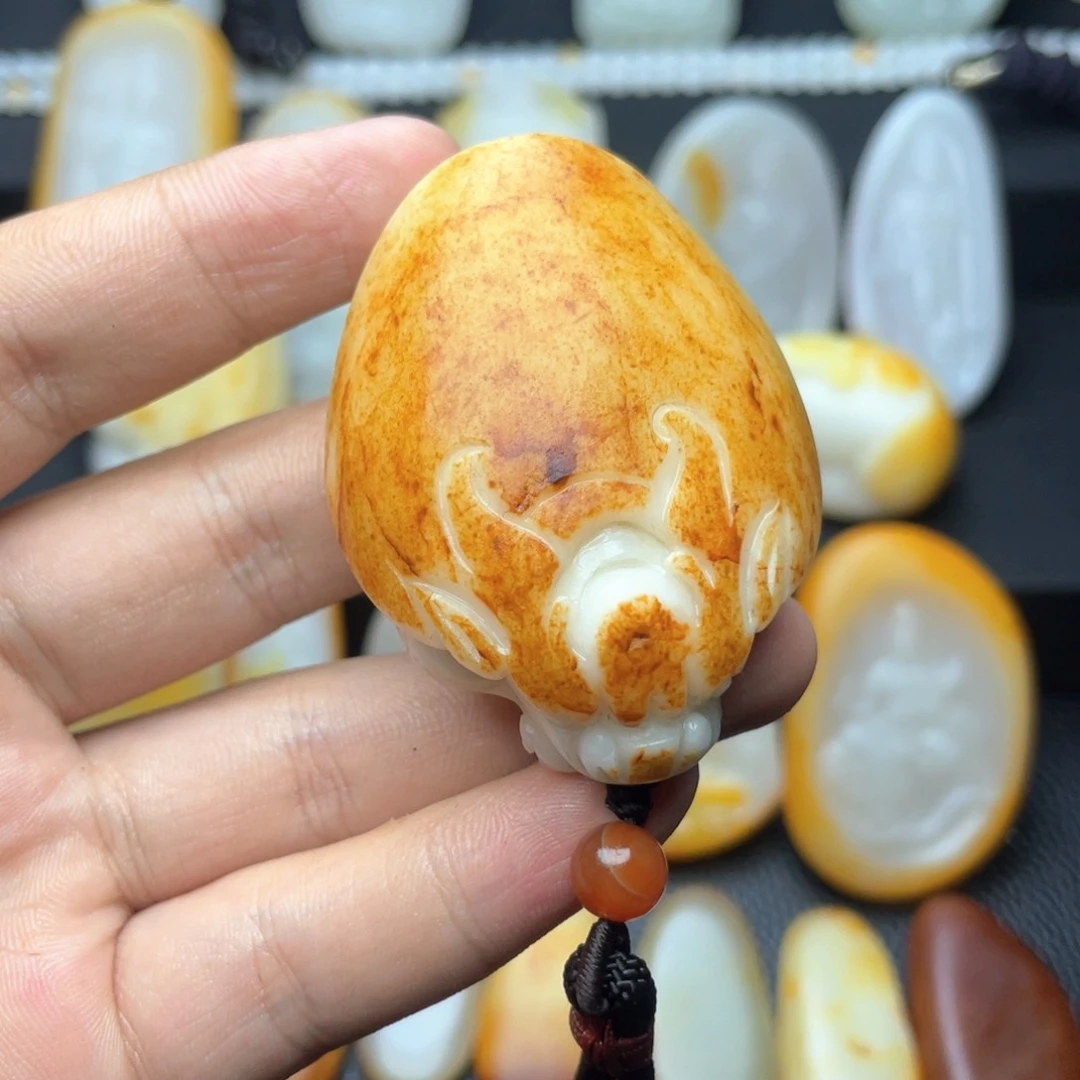 和田玉未镶嵌颈饰想*糖