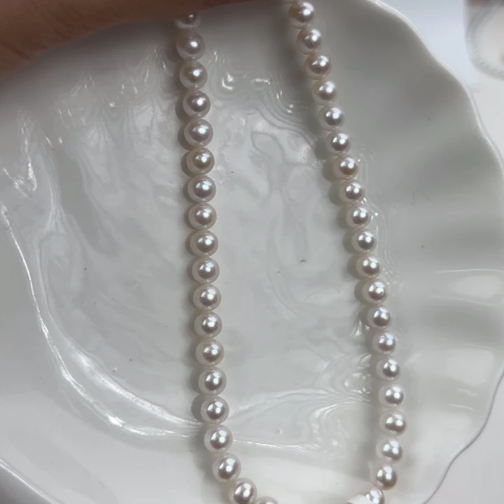 颈饰18K金镶嵌淡水珍珠