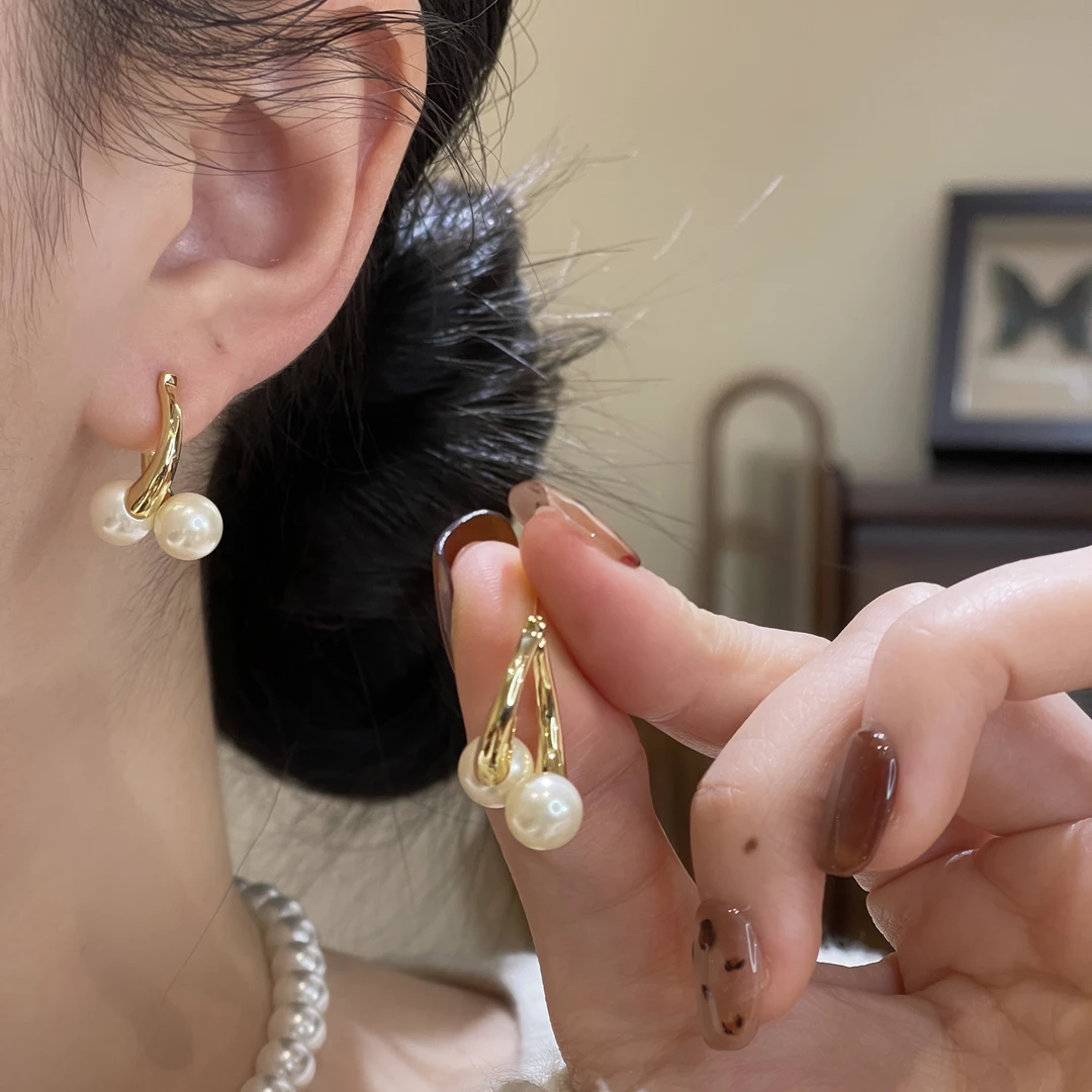 韩芸汐耳饰 设计感珠珠交叉耳环秋冬新款个性时尚显气质耳饰A-115