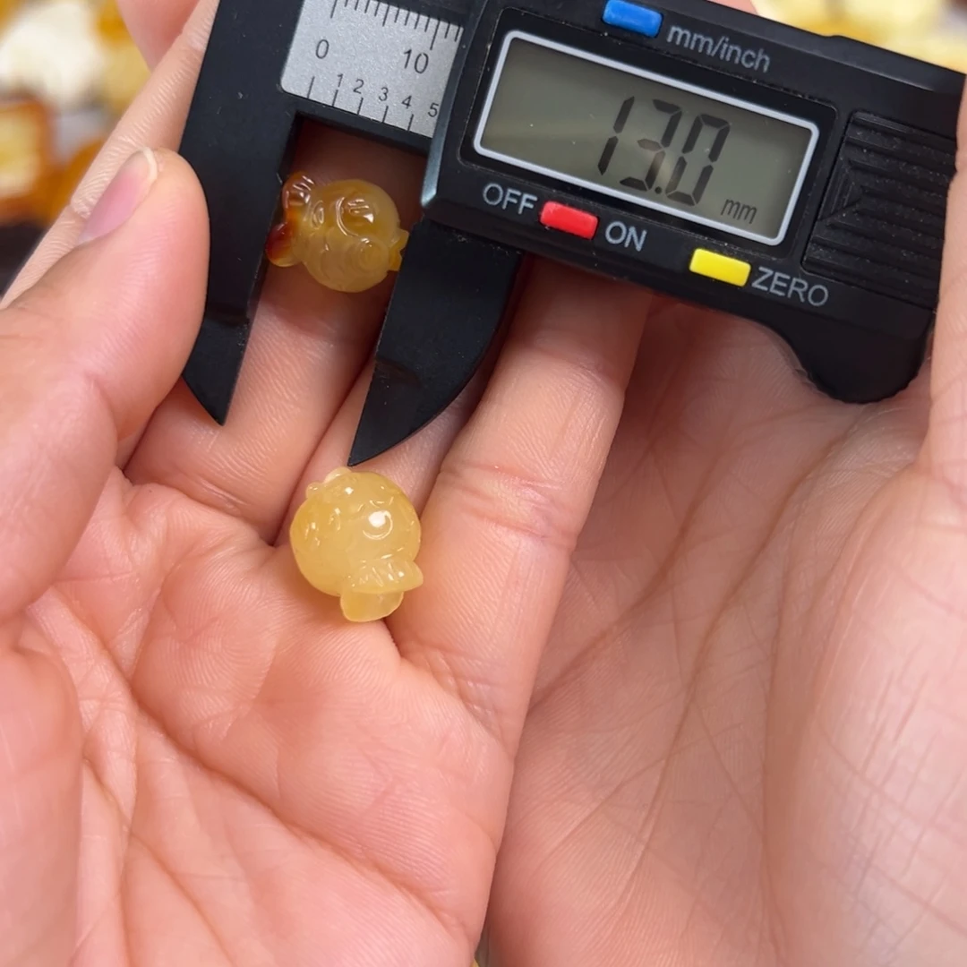 蜜蜡未镶嵌裸石微瑕
