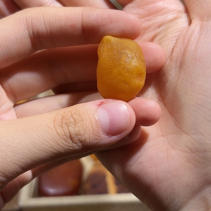 用***4琥珀未镶嵌颈饰蜜蜡海漂单颗