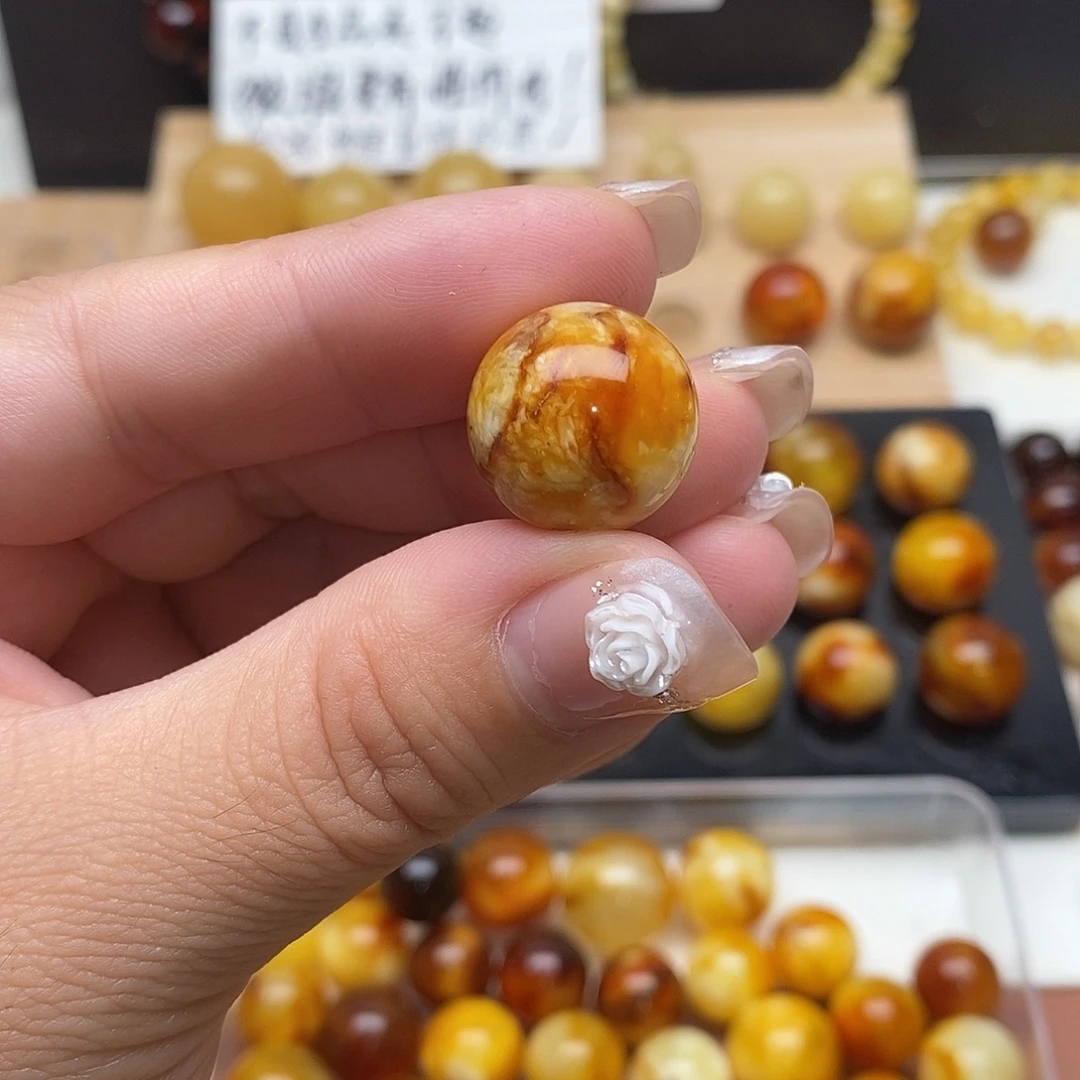 闻***人虫珀未镶嵌裸石蜜蜡