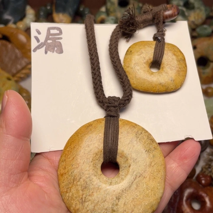 未镶嵌岫岩河磨玉（透闪石质玉）珠宝奇石