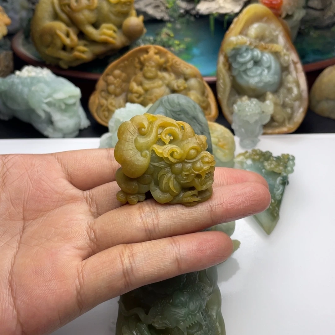 定制翡翠未镶嵌貔貅
