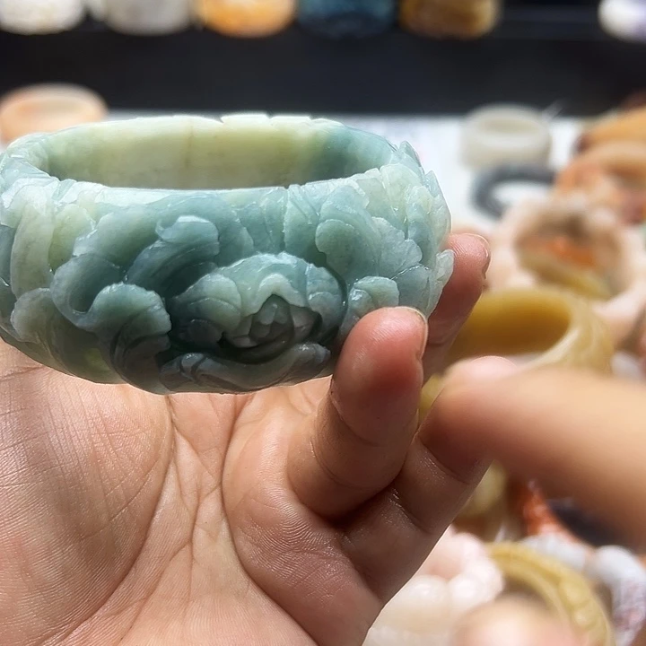 未镶嵌手镯石英岩玉j**e