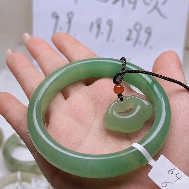 未镶嵌手镯石英质玉东陵115/64+