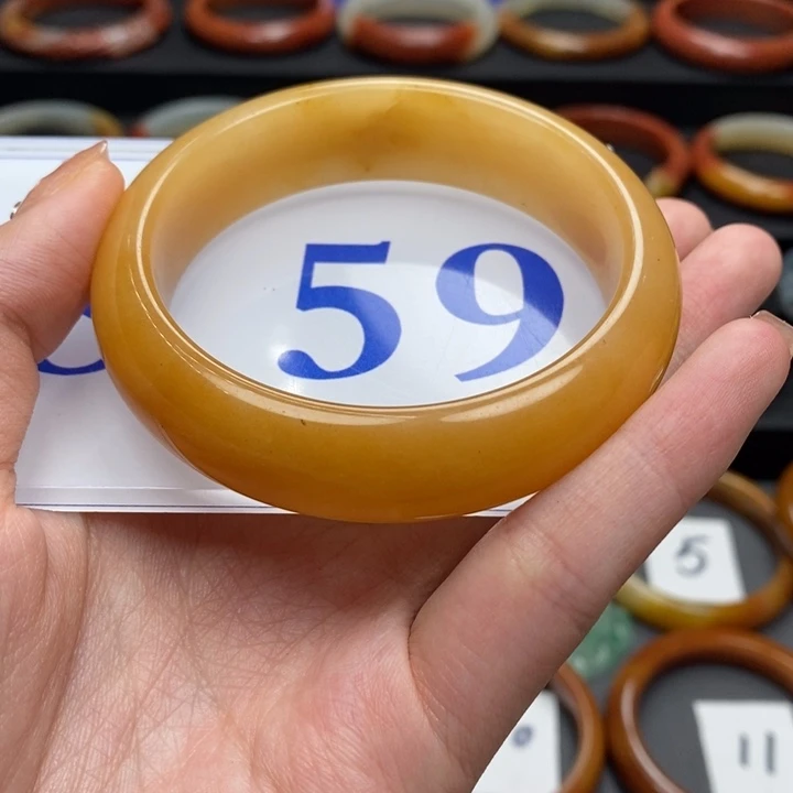 石英质玉（黄龙玉）手镯未镶嵌