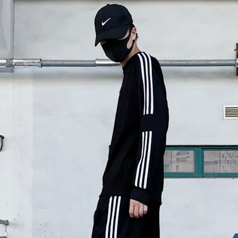 2025春款情侣款运动休闲圆领套头卫衣