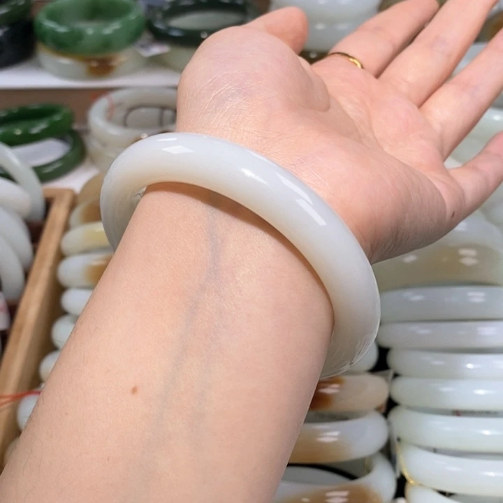 和田玉手镯未镶嵌羊脂白59