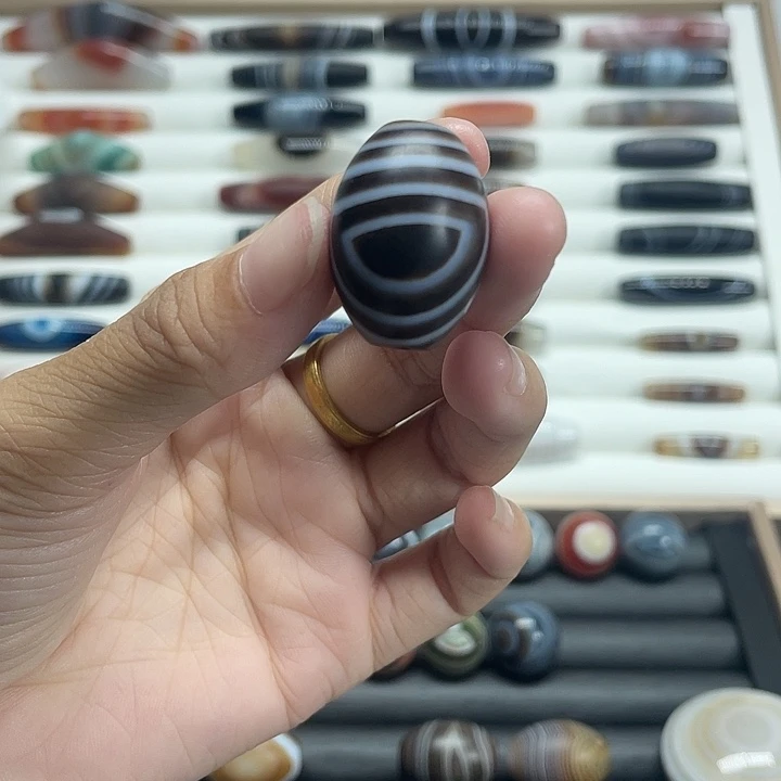 玛瑙/玉髓合金颈饰