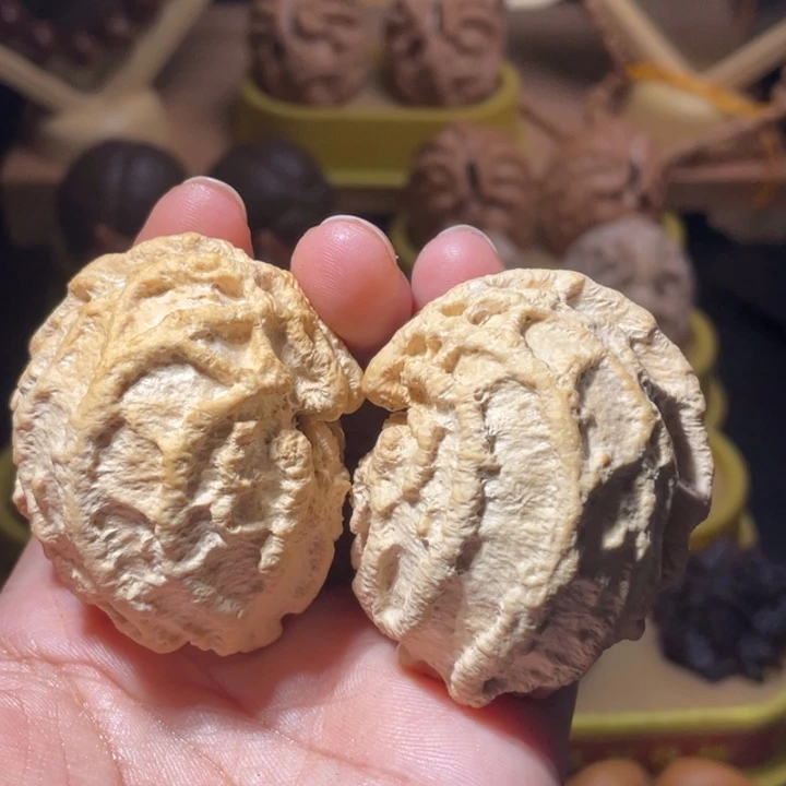 文玩核桃吊坠麻纹罗汉头乾坤核桃
