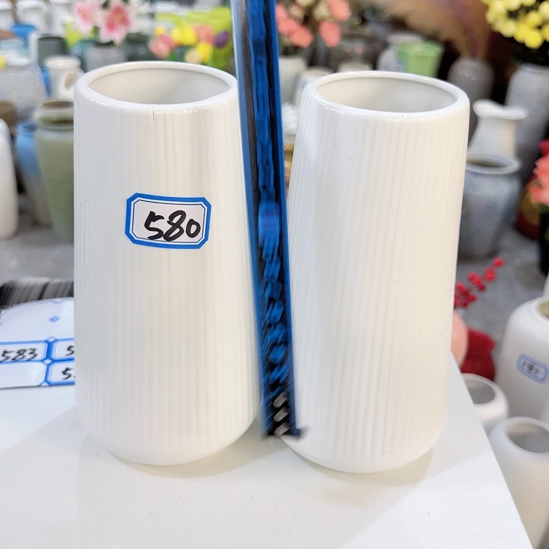 580号一对陶瓷高20厘米瑕疵