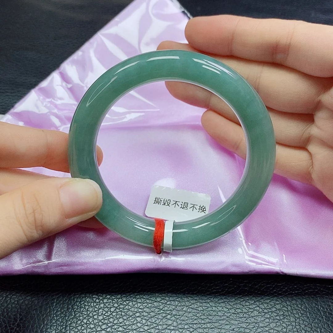 翡翠手镯未镶嵌54/55圆条满色起胶