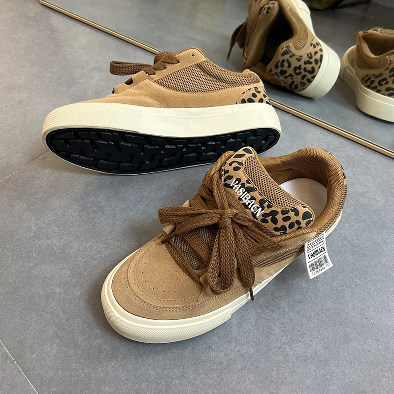 原创设计痞帅男鞋2025秋季新款豹纹休闲板鞋男士百搭潮流面包鞋子