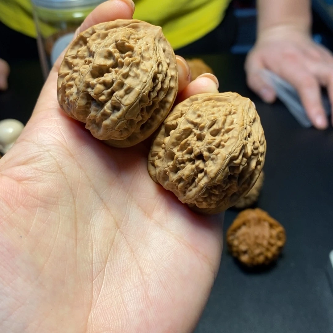 文玩核桃把件痞**～24号全品野生牡丹纹38尺