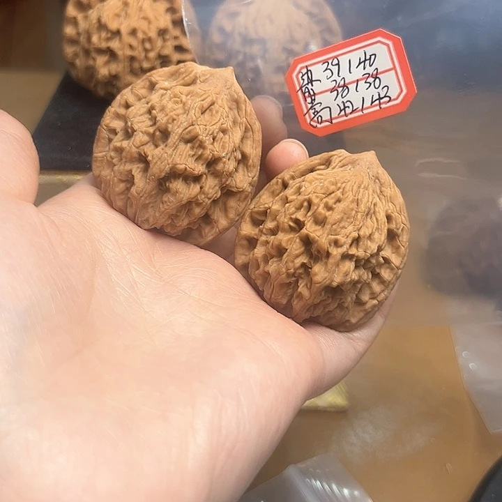 把件文玩核桃麦穗虎头