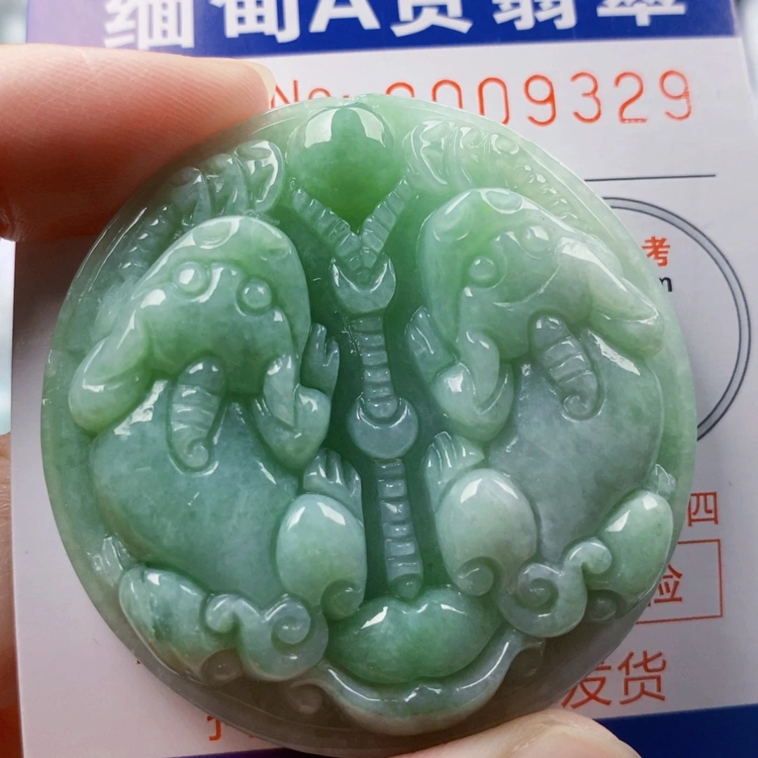 吊坠(不含链)未镶嵌翡翠