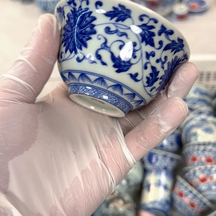 瓷片白青花缠枝莲压手杯全品