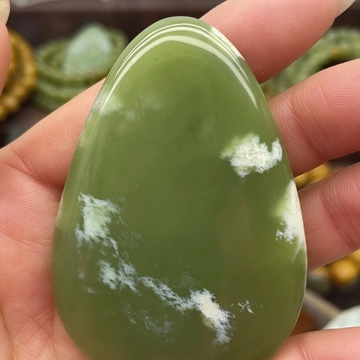 岫岩河磨玉（透闪石质玉）未镶嵌颈饰