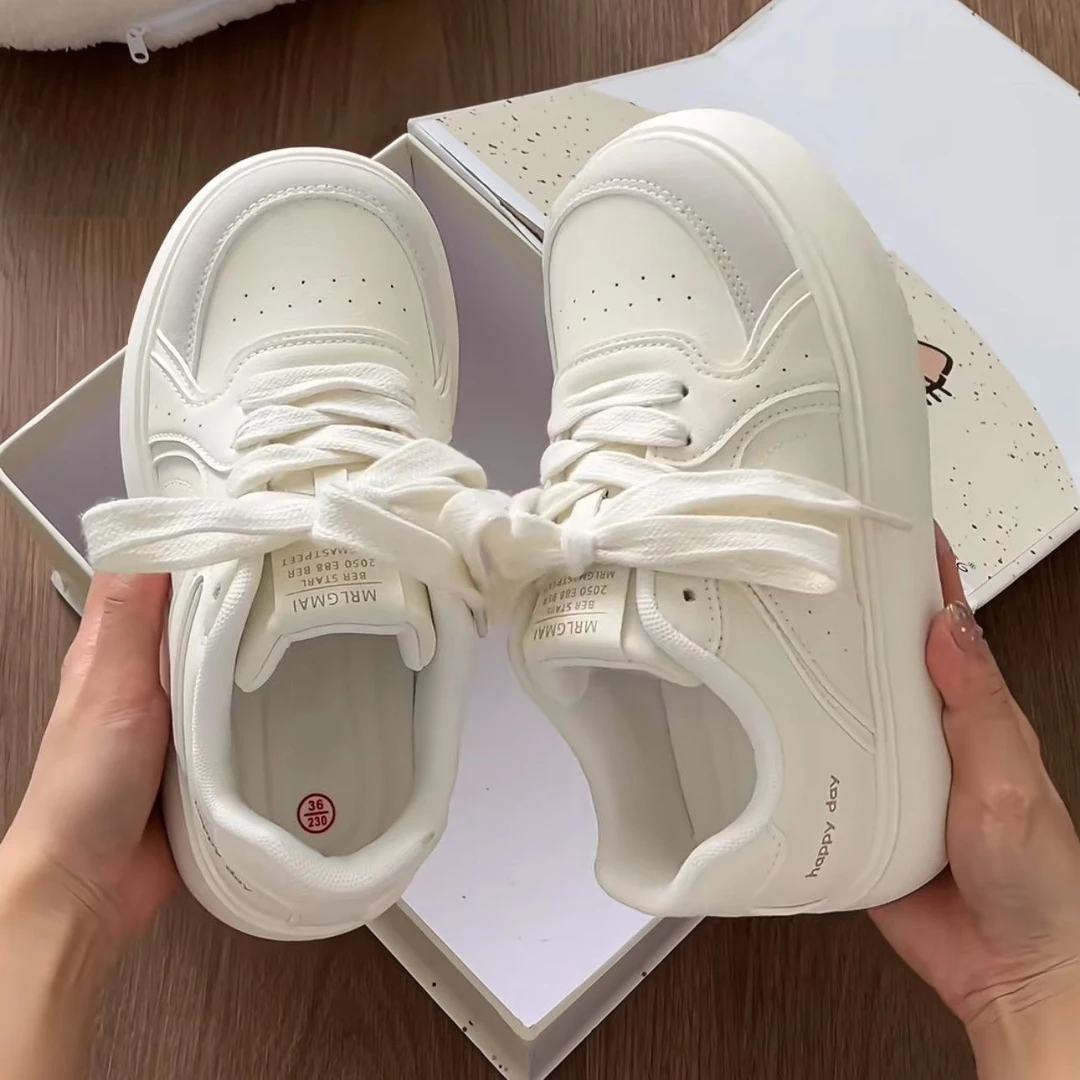 厚底小白鞋女2025新款秋季配裙子百搭小众面包鞋学生运动休闲板鞋