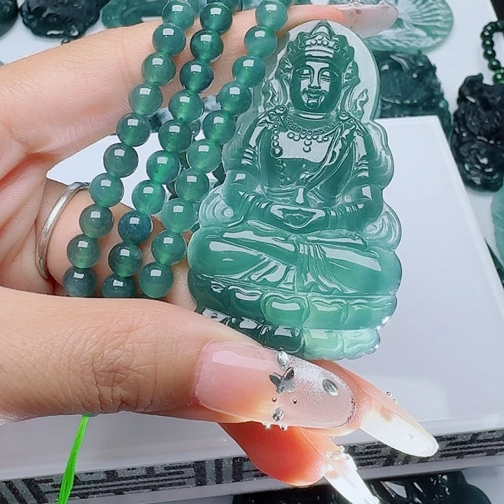 翡翠未镶嵌颈饰11