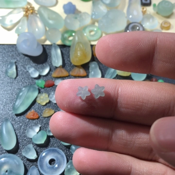 定制翡翠未镶嵌挂件