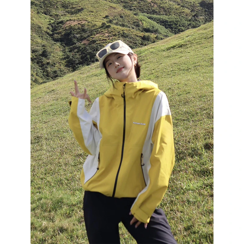芙沿黄白拼色冲锋衣外套女2025新款三合一防风防水户外徒步登山服