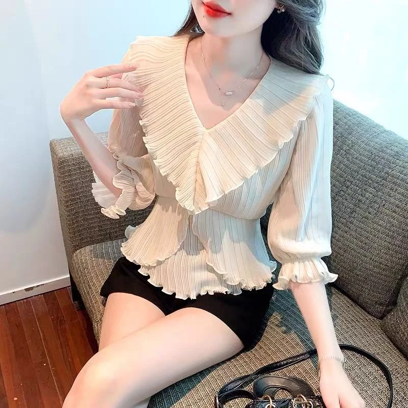 2025新品精致上衣夏日浪漫法式气息别致V领荷叶边七分袖褶皱T恤女