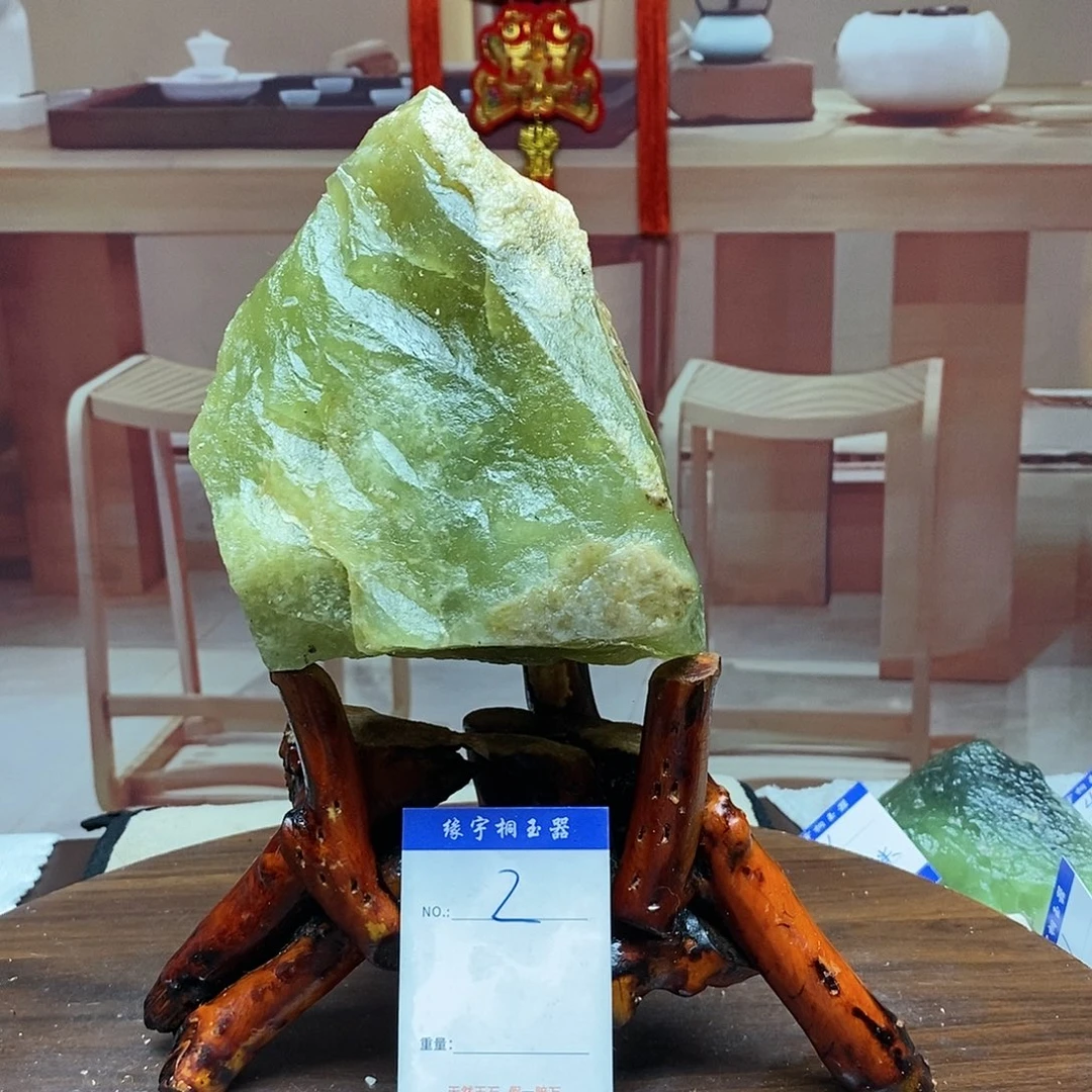 蛇纹石玉原石未镶嵌