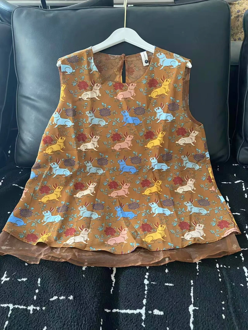 小狗内网纱套头马甲