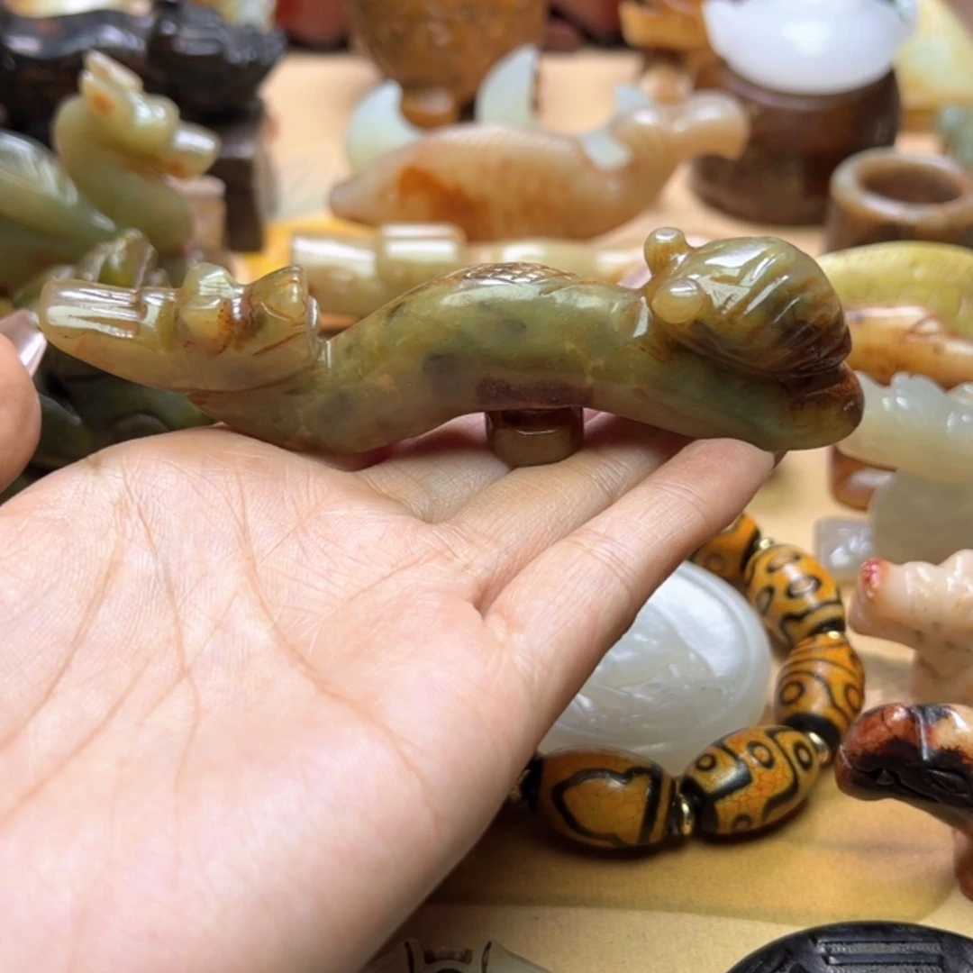 【闪购商品】蛇纹石玉颈饰未镶嵌