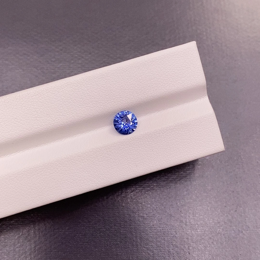 裸石蓝宝石1.08克拉圆6.5mm